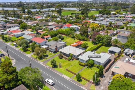 Photo of property in 5 Cobham Crescent, Kelston, Auckland, 0602