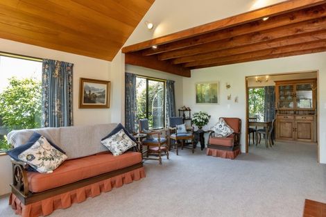 Photo of property in 12 Busby Hill, Havelock North, 4130