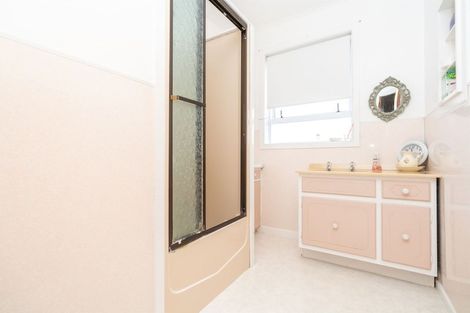 Photo of property in 24 Larnach Street, St Andrews, Hamilton, 3200