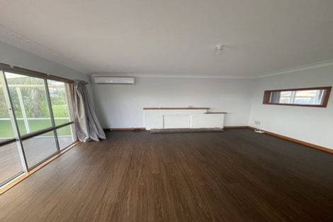 Photo of property in 12 Mawney Road, Henderson, Auckland, 0610