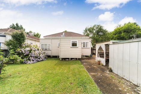 Photo of property in 94 Victoria Avenue, Palmerston North, 4410