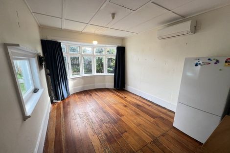 Photo of property in 83 Apu Crescent, Lyall Bay, Wellington, 6022