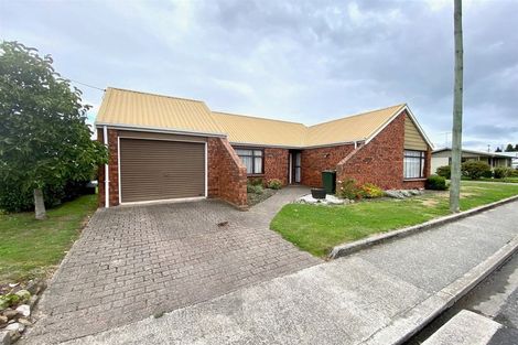 Photo of property in 124 Clyde Street, Balclutha, 9230