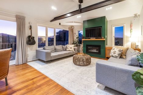 Photo of property in 86 Seaview Road, Paraparaumu Beach, Paraparaumu, 5032