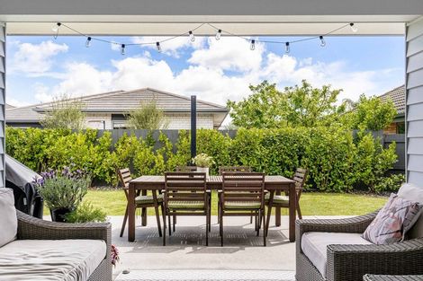 Photo of property in 18 Excelsa Place, Papamoa Beach, Papamoa, 3118