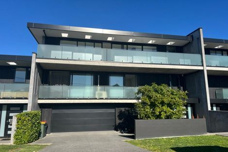Photo of property in 11b Montgomery Avenue, Rothesay Bay, Auckland, 0630