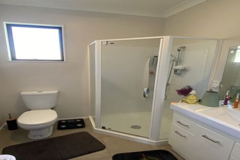 Photo of property in 13 Yarnbrook Grove, Churton Park, Wellington, 6037