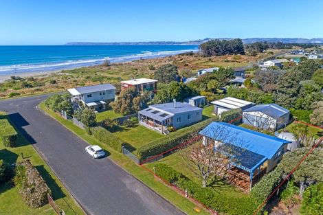 Photo of property in 3 Katrin Place, Mahia, 4198