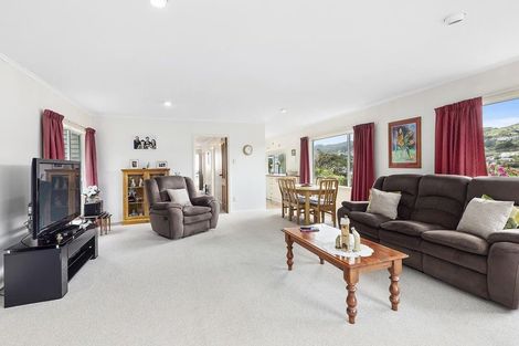 Photo of property in 9 Hampton Hill Road, Tawa, Wellington, 5028
