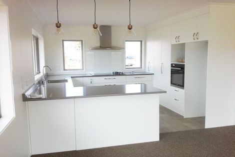 Photo of property in 6 Howe Place, Upper Vogeltown, New Plymouth, 4310