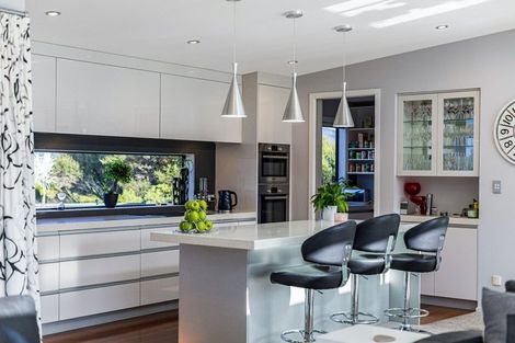 Photo of property in 6 The Fjord, Aotea, Porirua, 5024