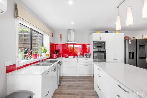 Photo of property in 12 Roman Close, Silverstream, Upper Hutt, 5019