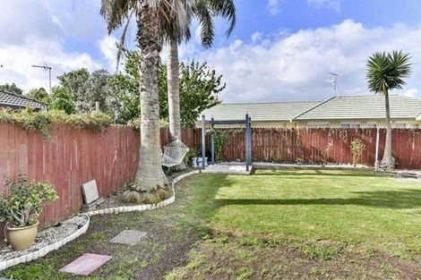 Photo of property in 2 Brentford Place, Manurewa, Auckland, 2102