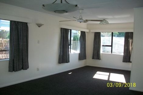 Photo of property in 2/19a Ribblesdale Road, Henderson, Auckland, 0612
