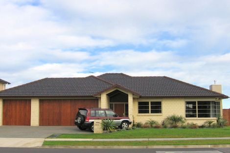 Photo of property in 103 Middlefield Drive, Flat Bush, Auckland, 2016