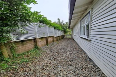 Photo of property in 22 Bracken Street, New Plymouth, 4310