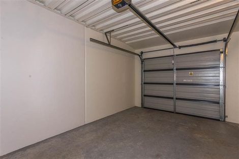Photo of property in Krisley Court, 15/6 Ambrico Place, New Lynn, Auckland, 0600