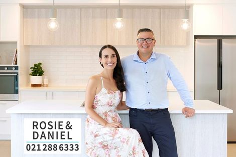 Photo of property in 28 Dawnhaven Drive, Te Atatu Peninsula, Auckland, 0610