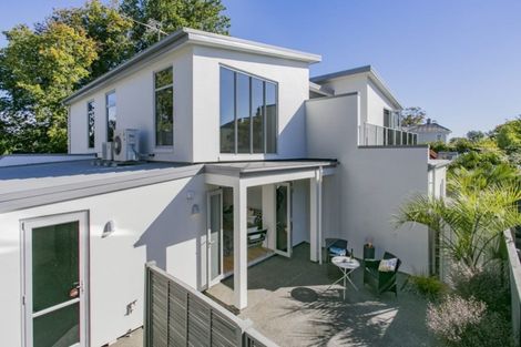 Photo of property in 2/64 Holly Road, St Albans, Christchurch, 8014