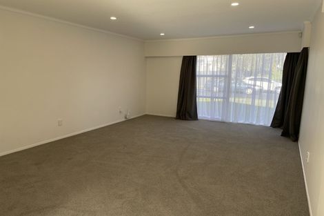 Photo of property in 56 Beechdale Crescent, Pakuranga Heights, Auckland, 2010