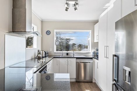 Photo of property in 3/41 Elizabeth Drive, West Harbour, Auckland, 0618