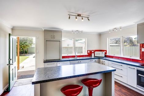 Photo of property in 906 Sylvan Road, Mayfair, Hastings, 4122