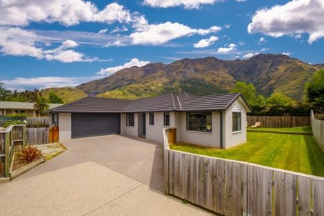 Photo of property in 7 Alluvial Court, Arthurs Point, Queenstown, 9371