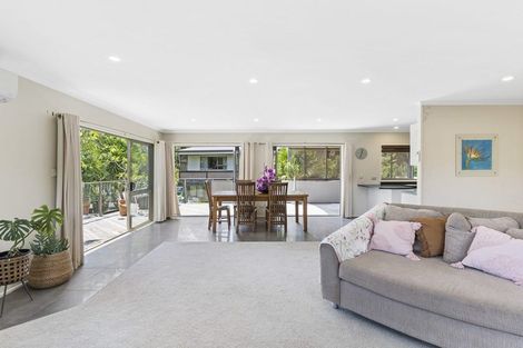 Photo of property in 23a Waiora Road, Stanmore Bay, Whangaparaoa, 0932