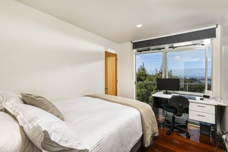 Photo of property in 32 Te Araroa Drive, Paremoremo, Auckland, 0632