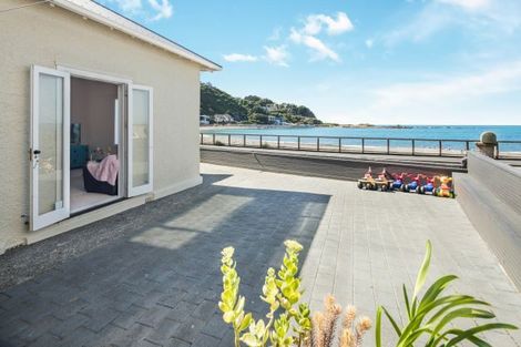 Photo of property in 72 Owhiro Bay Parade, Owhiro Bay, Wellington, 6023