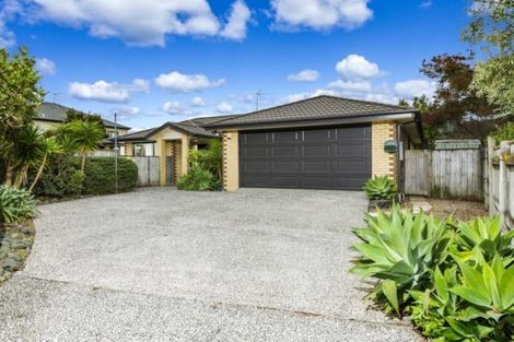 Photo of property in 18 William Gamble Drive, Greenhithe, Auckland, 0632