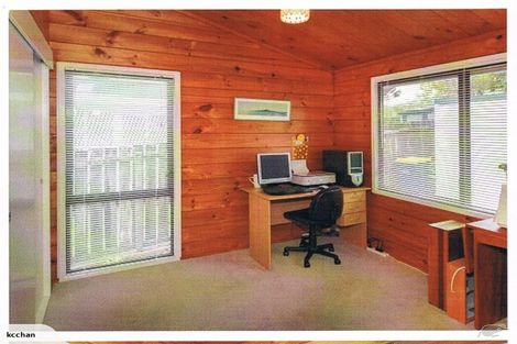 Photo of property in 10 Kitewao Street, Northcote, Auckland, 0627