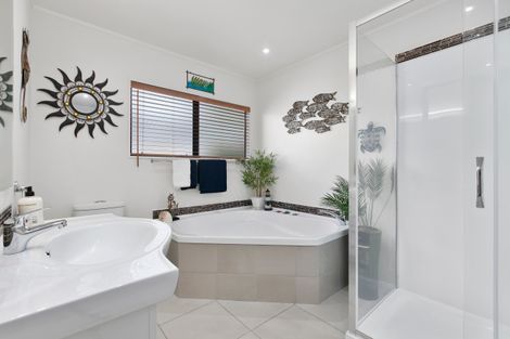 Photo of property in 9 Dobell Road, Stanmore Bay, Whangaparaoa, 0932