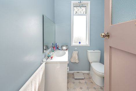 Photo of property in 26 Egmont Street, Castlecliff, Whanganui, 4501