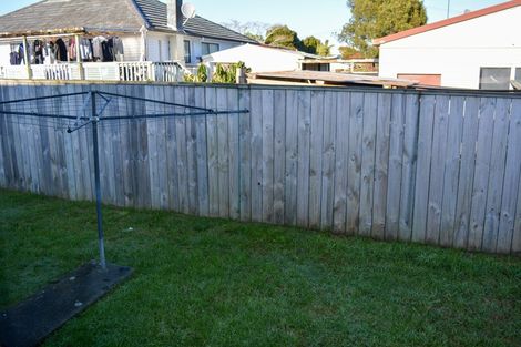 Photo of property in 6/318 Te Atatu Road, Te Atatu South, Auckland, 0610