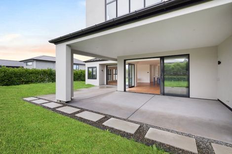 Photo of property in 13 William Blake Way, Riverhead, 0820