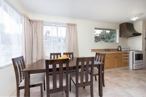 Photo of property in 18 St Catherine Crescent, West Harbour, Auckland, 0618