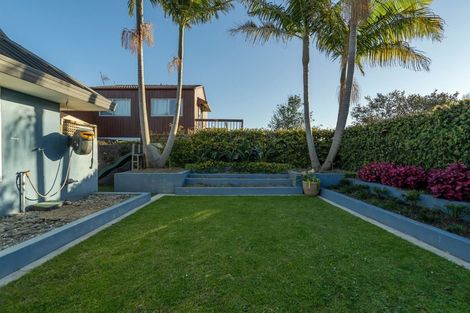 Photo of property in 2/24 Lake Pupuke Drive, Takapuna, Auckland, 0622