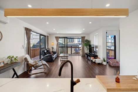 Photo of property in 46 Celestial Crescent, Orewa, 0931