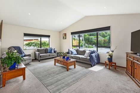 Photo of property in 17 Sams Way, Raumati South, Paraparaumu, 5032