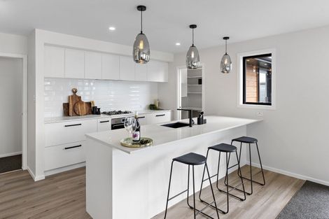 Photo of property in 7 Chisholm Place, Carterton, 5713