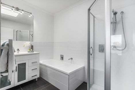 Photo of property in 1/19 Gulf Crest, Bucklands Beach, Auckland, 2012