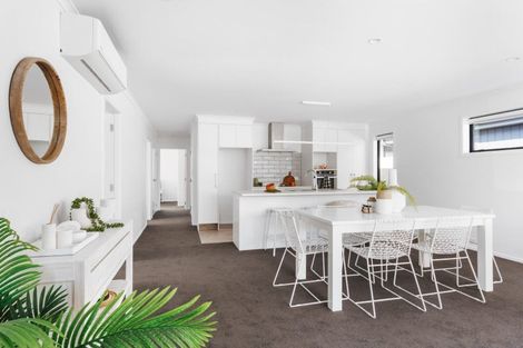 Photo of property in 8 Julie Lane, Papamoa, 3118