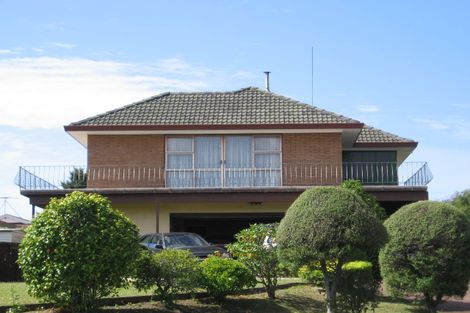 Photo of property in 37 Norcross Avenue, Henderson, Auckland, 0612