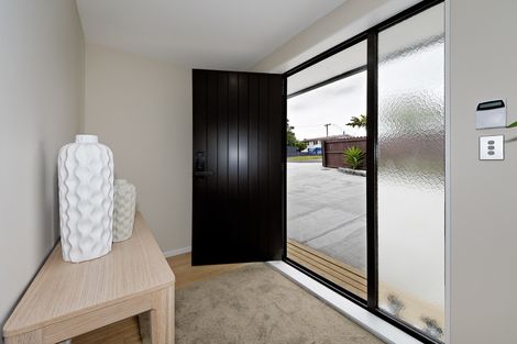 Photo of property in 421 West Coast Road, Glen Eden, Auckland, 0602