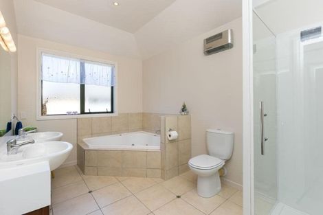 Photo of property in 44 Furlong Crescent, Churton Park, Wellington, 6037