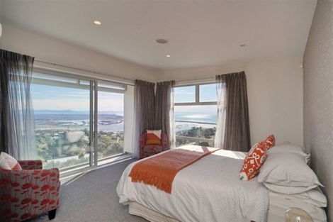 Photo of property in 5 Peregrine Close, Mount Pleasant, Christchurch, 8081