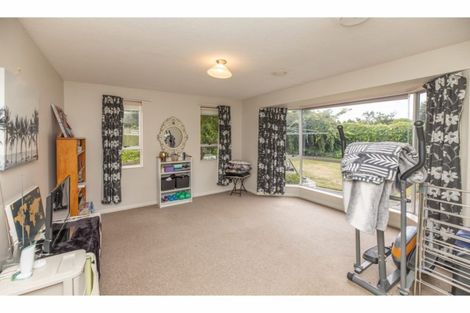 Photo of property in 10a Tracy Place, Redwood, Christchurch, 8051