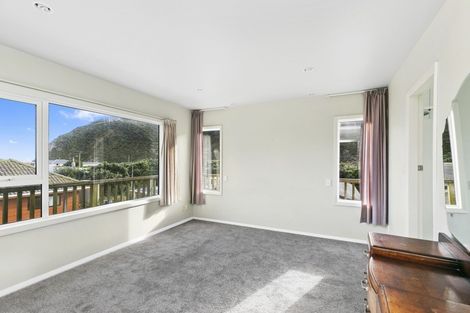 Photo of property in 1072 Makara Road, Makara Beach, Karori, 6972