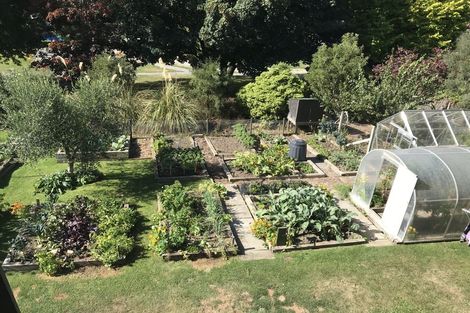 Photo of property in 13 Inverness Crescent, Arrowtown, 9302